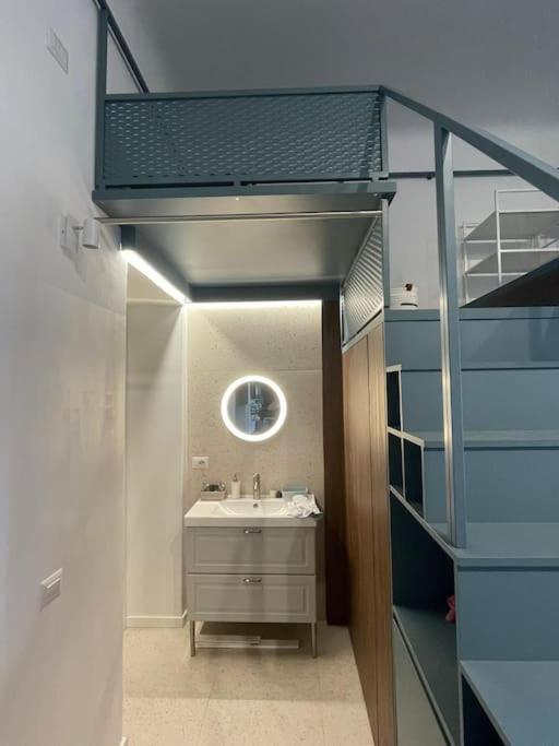 Lovely Studio Flat In Bocconi ميلان المظهر الخارجي الصورة
