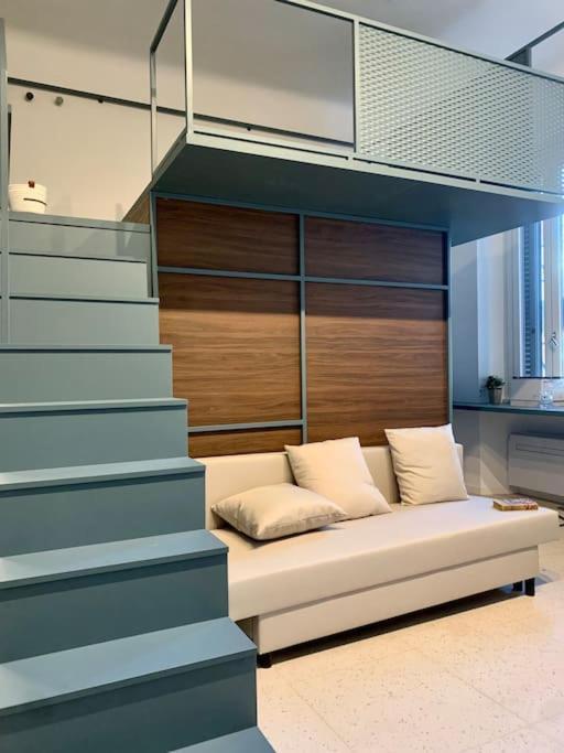 Lovely Studio Flat In Bocconi ميلان المظهر الخارجي الصورة