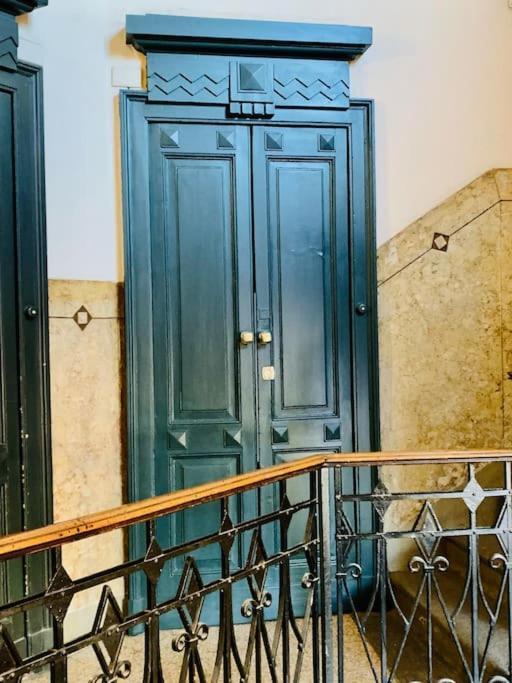 Lovely Studio Flat In Bocconi ميلان المظهر الخارجي الصورة